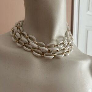 4/$100 WEST GETMANY Elegant White and Gold Women's LUCITE Necklace 💜